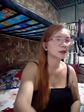 Snapshot of SexyHottMom chatting on 05.14.26 SexyHottMom online show from 05.14.26