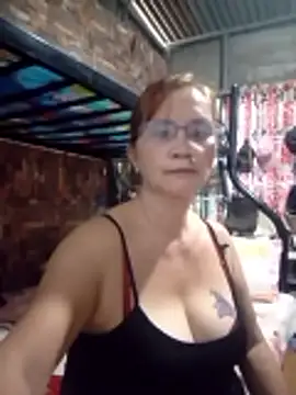 Snapshot of SexyHottMom chatting on 05.24.26 SexyHottMom online show from 05.24.26