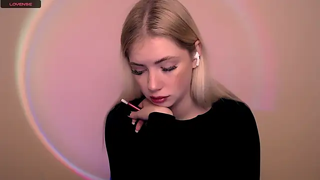 AliceHotty  online show from 11.14.25