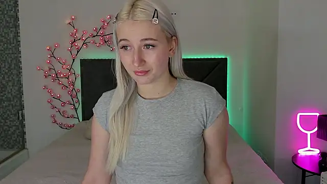 HollyTailors online show from 01.14.26