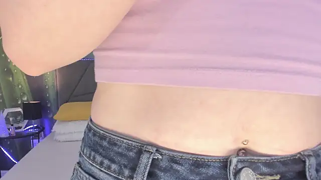 Snapshot of HollyTailors chatting on 02.09.26 HollyTailors online show from 02.09.26