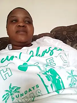 Snapshot of Hornychubbybitch chatting on 11.11.25 Hornychubbybitch online show from 11.11.25