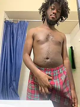 Snapshot of ThickDic28 chatting on 10.01.25 ThickDic28 online show from 10.01.25