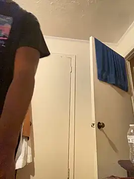 Snapshot of ThickDic28 chatting on 10.20.25 ThickDic28 online show from 10.20.25