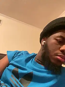 Snapshot of ThickDic28 chatting on 10.25.25 ThickDic28 online show from 10.25.25