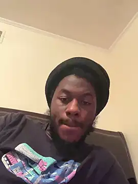 Snapshot of ThickDic28 chatting on 10.31.25 ThickDic28 online show from 10.31.25