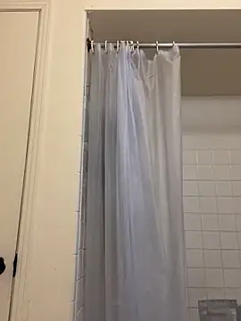 Snapshot of ThickDic28 chatting on 12.21.25 ThickDic28 online show from 12.21.25