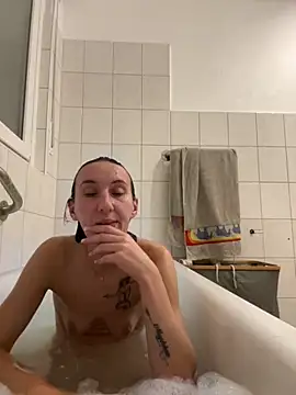 Emilia Mausi online show from 10.06.25