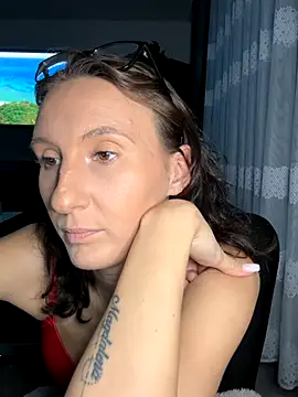 Emilia Mausi online show from 12.01.25