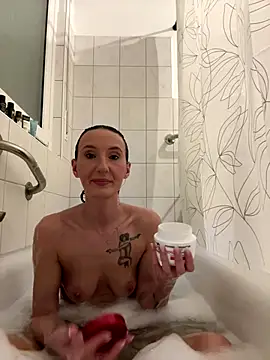 Emilia Mausi online show from 12.20.25