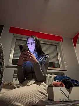 Emilia Mausi online show from 02.17.26