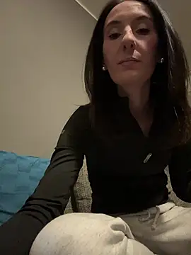 Emilia Mausi online show from 02.18.26