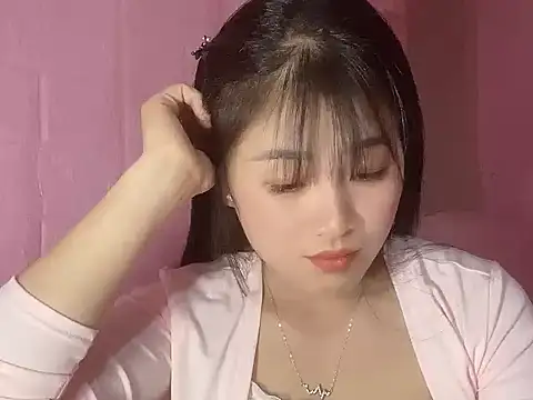 Snapshot of One-nice chatting on 12.05.25 One-nice online show from 12.05.25