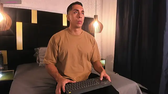 Snapshot of Lucio__Fox chatting on 05.15.26 Lucio Fox online show from 05.15.26