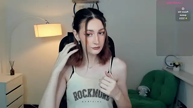 Snapshot of EasterBlink chatting on 11.19.25 EasterBlink online show from 11.19.25