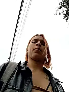 Snapshot of Zoe73_ chatting on 10.27.25 Zoe73 online show from 10.27.25