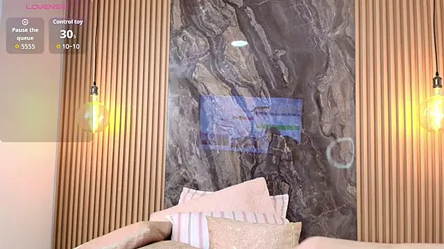 Snapshot of Alana-Jones chatting on 10.31.25 Alana-Jones online show from 10.31.25