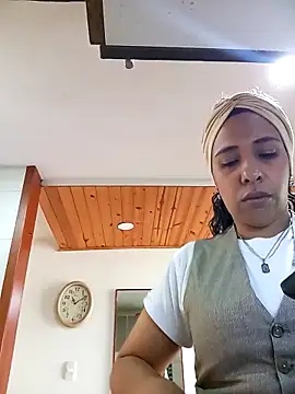 IVONNE COLLINS33 online show from 09.16.25