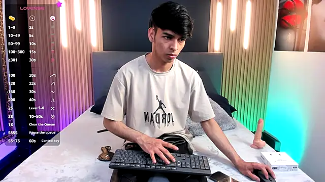 OnlyJos online show from 11.20.25