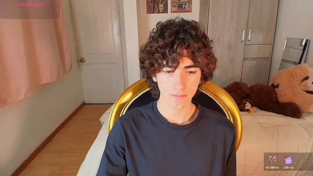 Nude Boy18 online show from 11.22.25