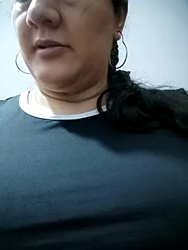 Aisha manzur online show from 11.28.25