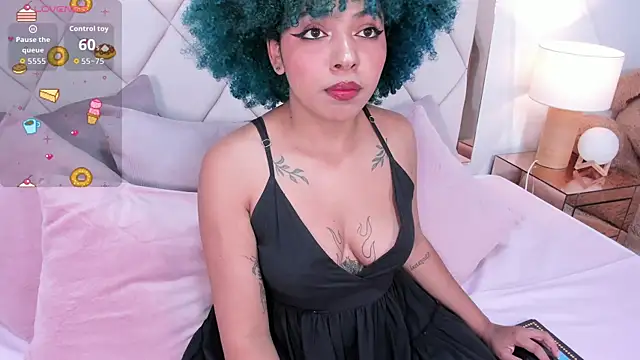 Snapshot of momo_ayasse chatting on 09.12.25 momo ayasse online show from 09.12.25