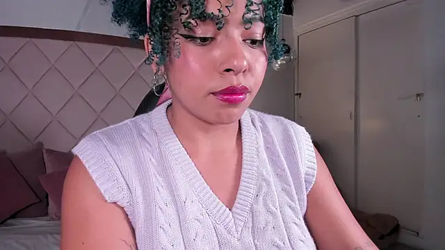 Snapshot of momo_ayasse chatting on 11.11.25 momo ayasse online show from 11.11.25