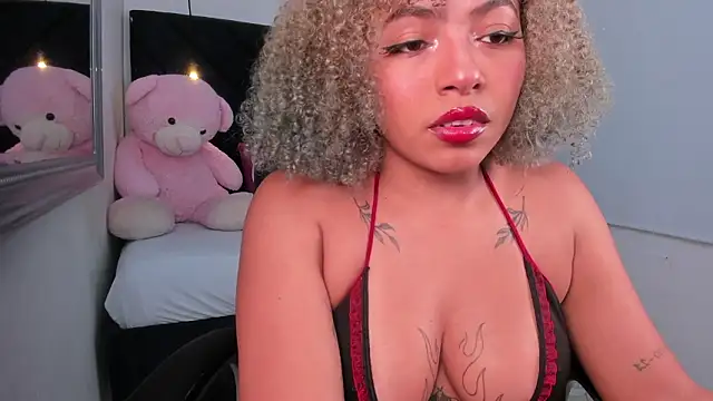 Snapshot of momo_ayasse chatting on 02.21.26 momo ayasse online show from 02.21.26