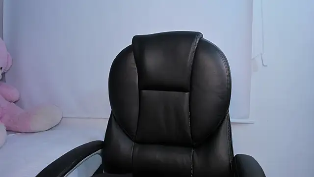 Snapshot of momo_ayasse chatting on 03.18.26 momo ayasse online show from 03.18.26