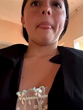 Snapshot of Dulce_1408 chatting on 10.28.25 Dulce 1408 online show from 10.28.25