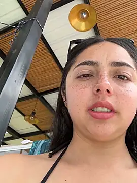 Snapshot of Dulce_1408 chatting on 11.30.25 Dulce 1408 online show from 11.30.25