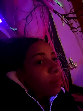 yumi hanna online show from 09.21.25