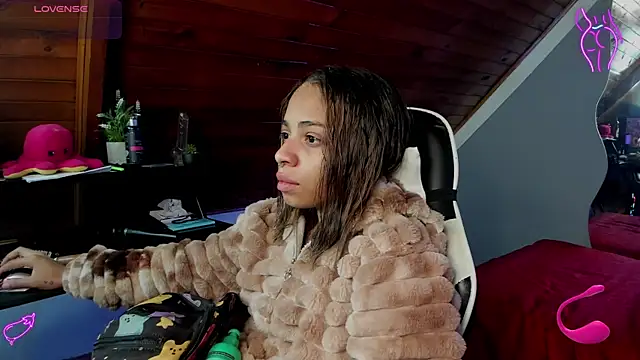 yumi hanna online show from 12.23.25