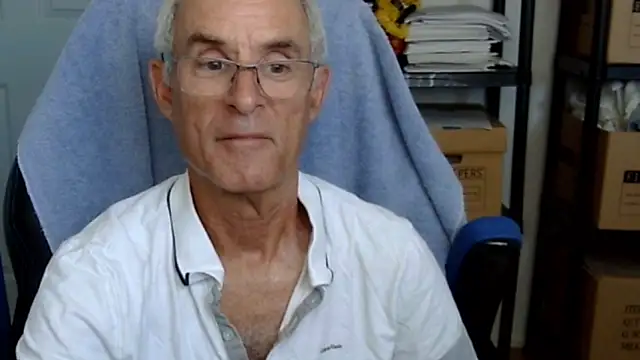 Snapshot of funone1999 chatting on 04.06.26 funone1999 online show from 04.06.26