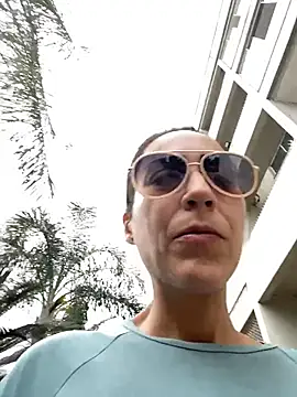 Snapshot of lucioliveira chatting on 05.14.26 lucioliveira online show from 05.14.26