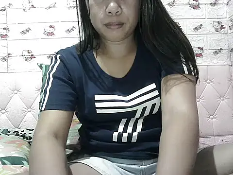 Snapshot of Pilipinalyn23 chatting on 05.10.26 Pilipinalyn23 online show from 05.10.26