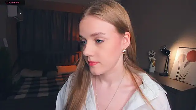 OdellaFrake online show from 09.18.25