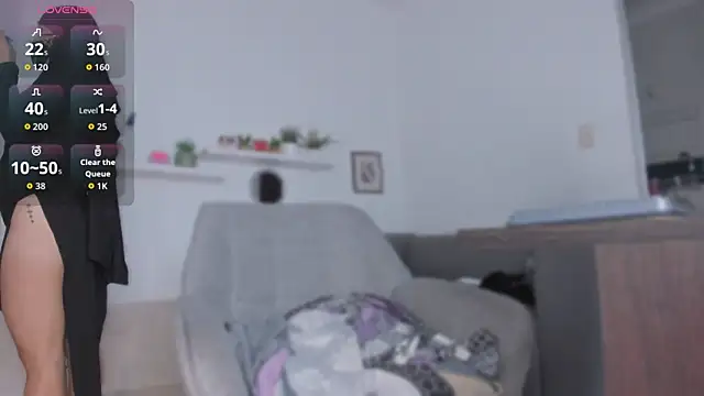 May hadi online show from 10.18.25