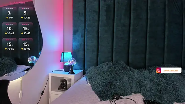 Snapshot of kate_cass chatting on 10.01.25 kate cass online show from 10.01.25