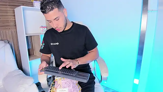 Axel grey  online show from 09.11.25