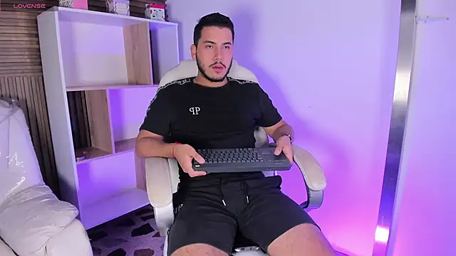 Axel grey  online show from 10.16.25