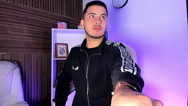 Axel grey  online show from 12.05.25