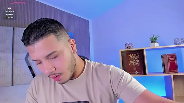 Snapshot of Axel_grey_ chatting on 04.23.26 Axel grey online show from 04.23.26