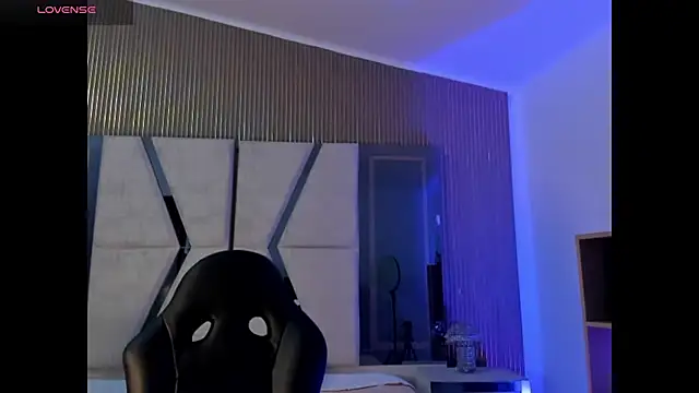 Snapshot of Axel_grey_ chatting on 05.01.26 Axel grey online show from 05.01.26