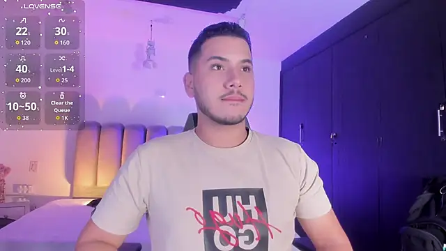 Snapshot of Axel_grey_ chatting on 06.02.26 Axel grey online show from 06.02.26