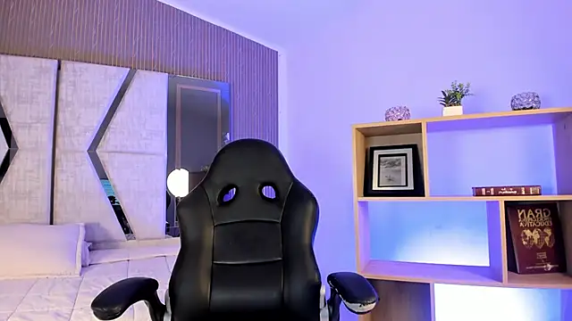 Snapshot of Axel_grey_ chatting on 06.16.26 Axel grey online show from 06.16.26