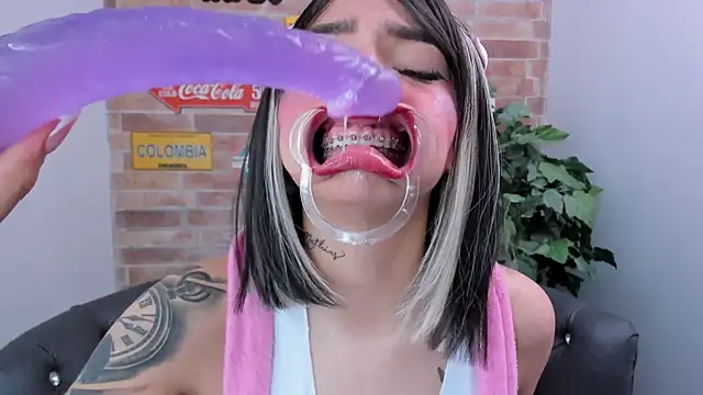 miss   abigail online show from 10.09.25