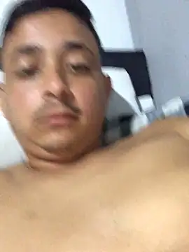 Snapshot of veronica_and_bryan chatting on 09.16.25 veronica and bryan online show from 09.16.25