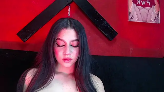 Snapshot of Megan_Luxe chatting on 11.21.25 Megan Luxe online show from 11.21.25