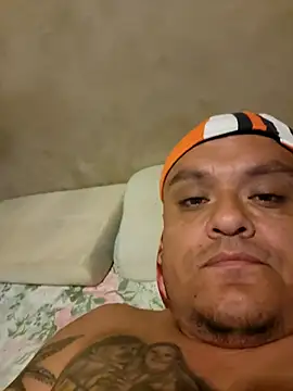 Snapshot of 825Danie chatting on 10.29.25 825Danie online show from 10.29.25